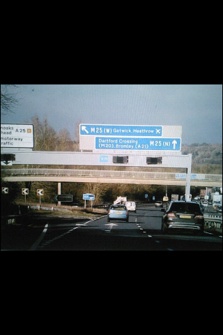 The westward M20 split, with the oddly unsigned M26 to the left heading west to the south of London, and the M20 to the right heading to the M25 circling London to the east.