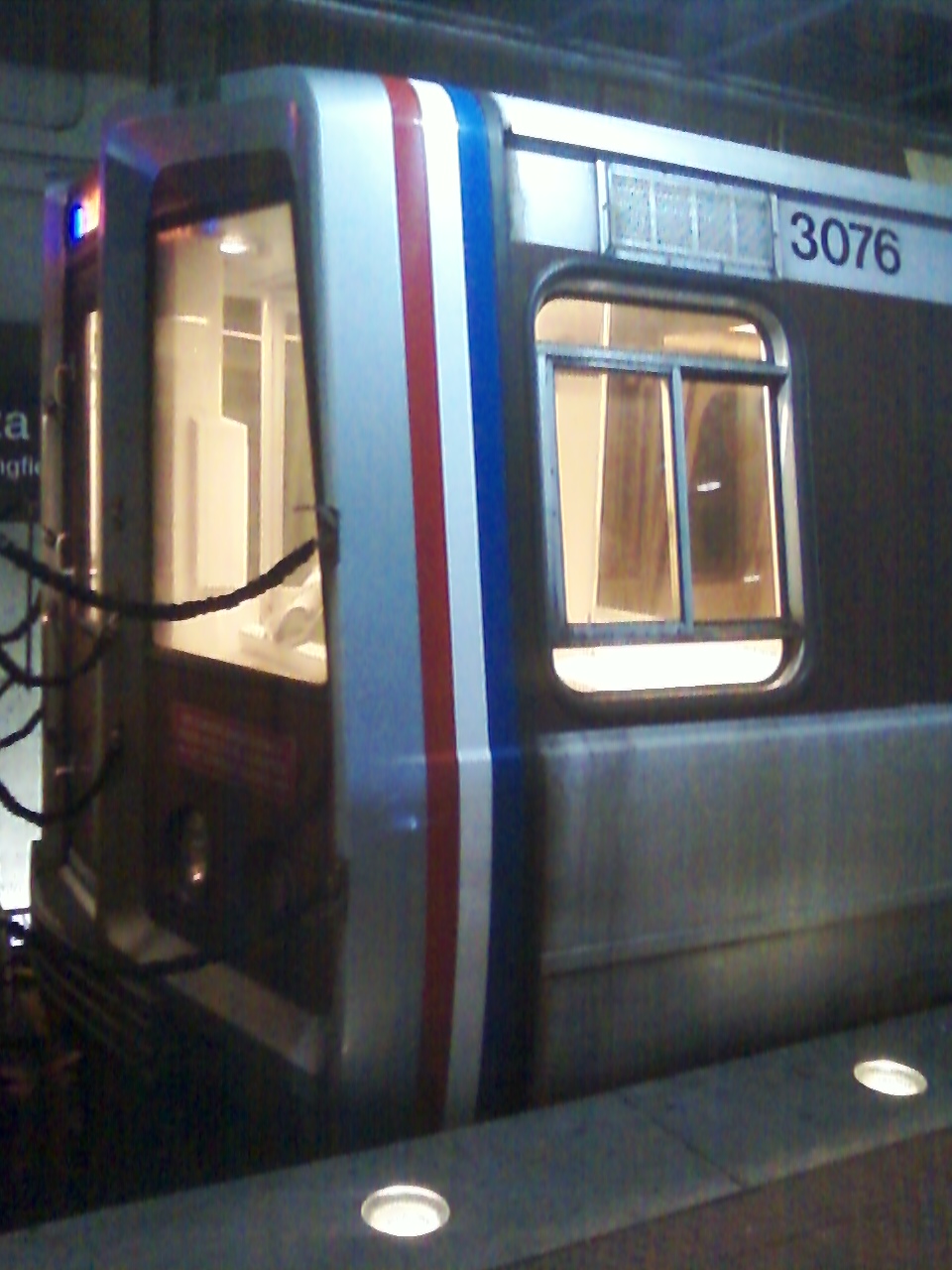 WMATA/DC Metro 'private section' of a 3000-series car from the
exterior. The window nearest the platform is where passengers may sit in a
semi-isolated seat from the rest of the car, when the motorman is not
operating the train from the given cab. For further details, please visit
www.wirelessnotes.org.